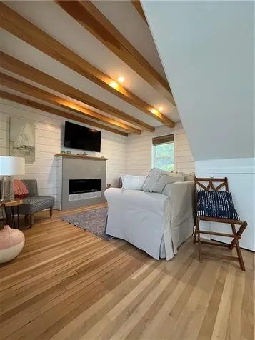 21 Connection Street Newport RI 02840