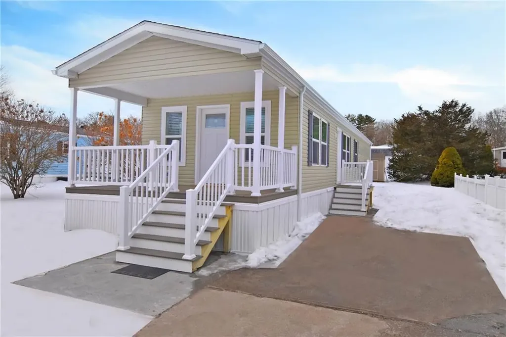 18 Comfort Lane South Kingstown RI 02879