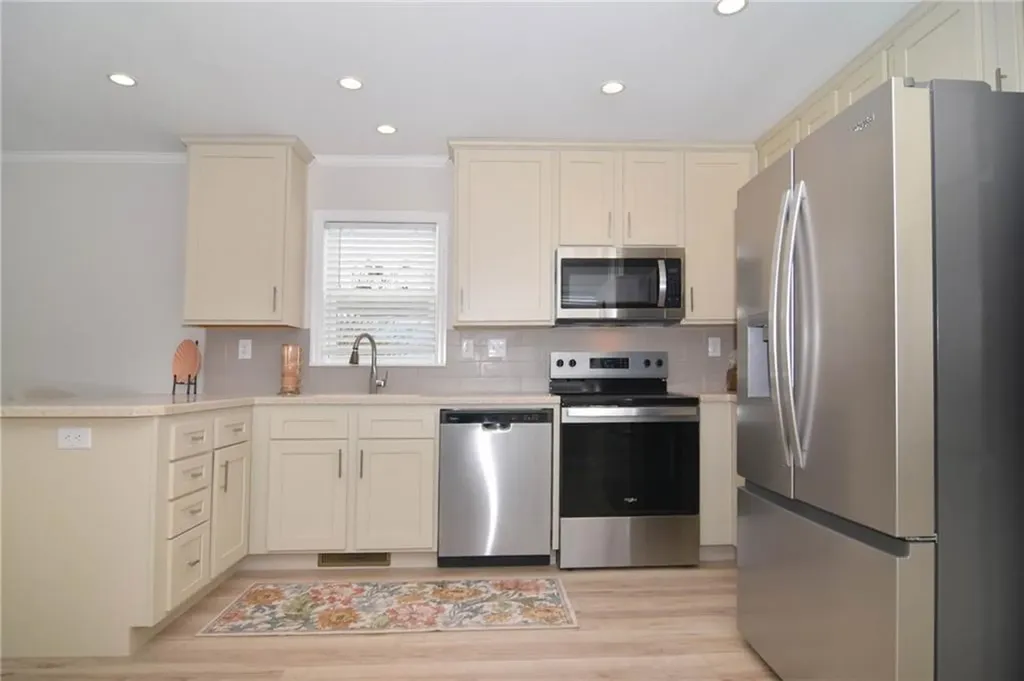 18 Comfort Lane South Kingstown RI 02879