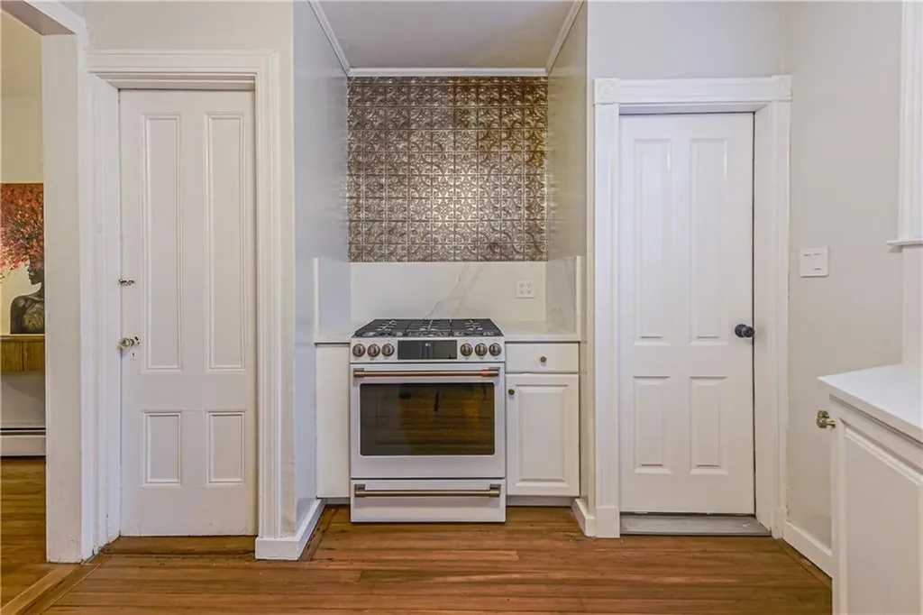 7 Mount Vernon Street Newport RI 02840