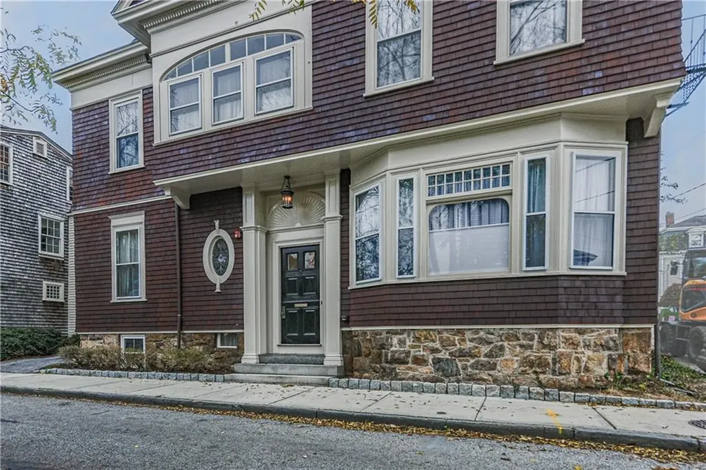 7 Mount Vernon Street Newport RI 02840