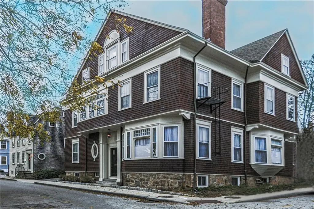 7 Mount Vernon Street Newport RI 02840