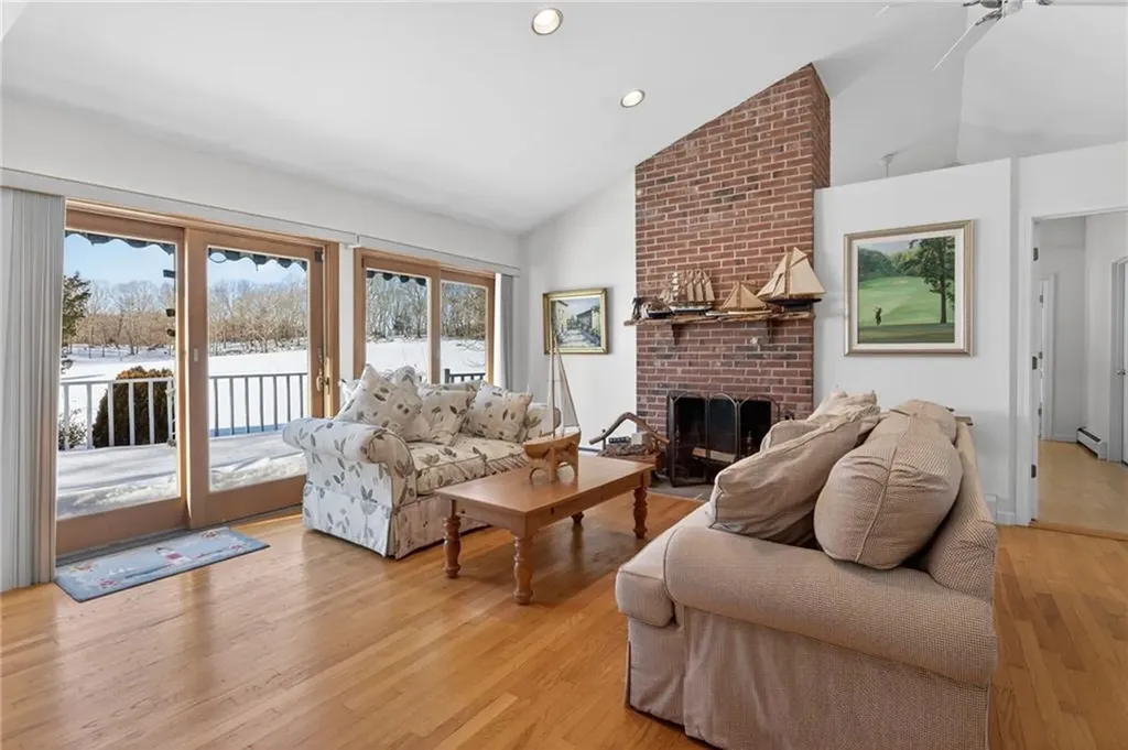 19 Wicklow Road Westerly RI 02891