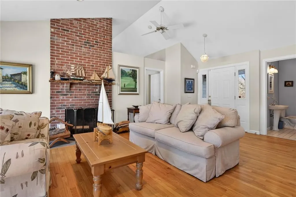 19 Wicklow Road Westerly RI 02891