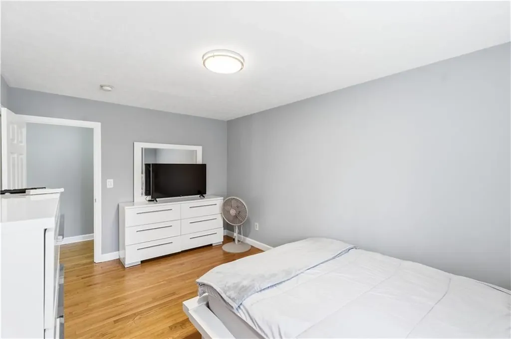 928 Admiral Street Providence RI 02904