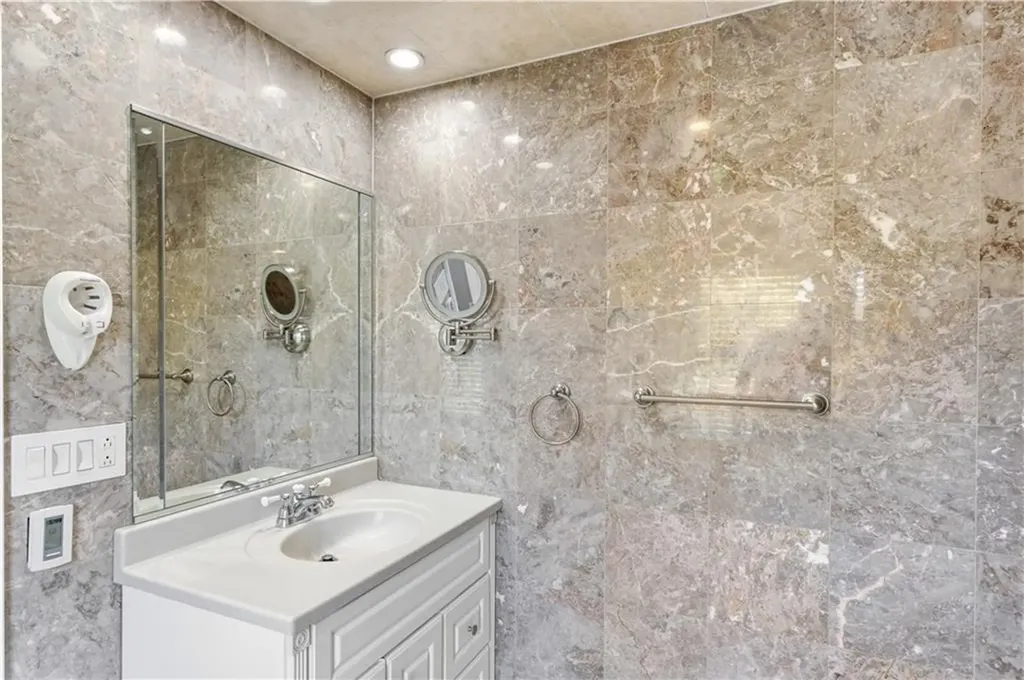 928 Admiral Street Providence RI 02904