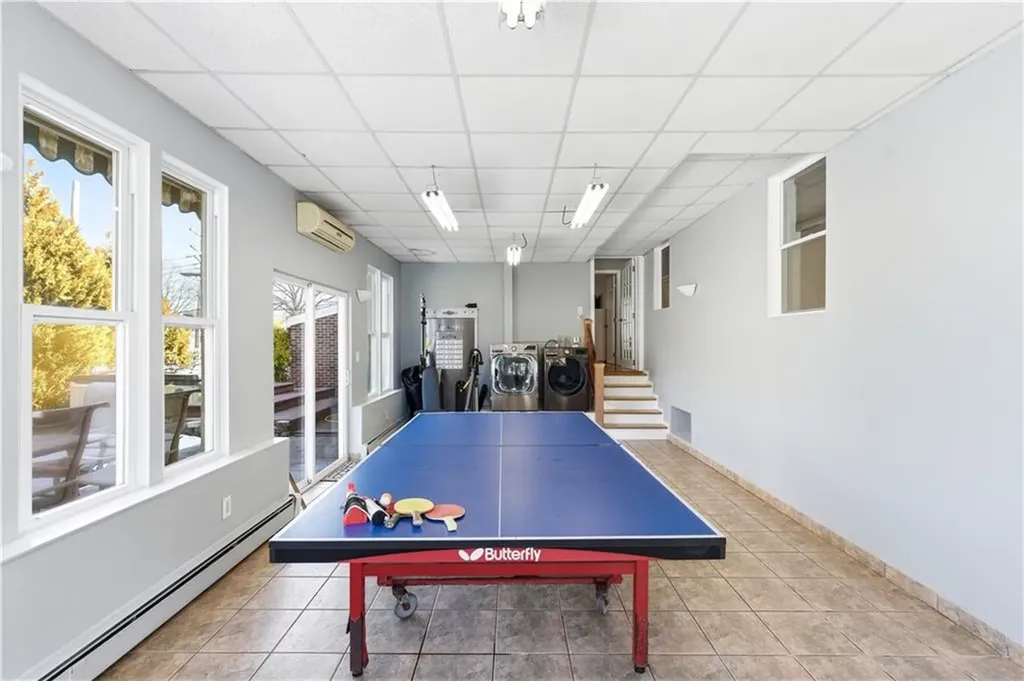 928 Admiral Street Providence RI 02904