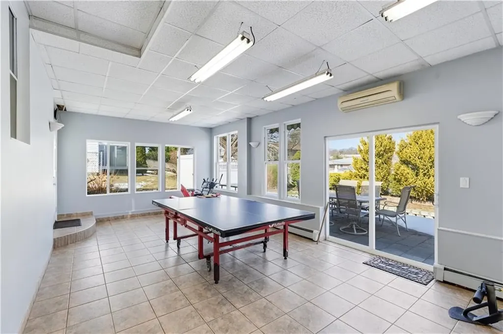 928 Admiral Street Providence RI 02904