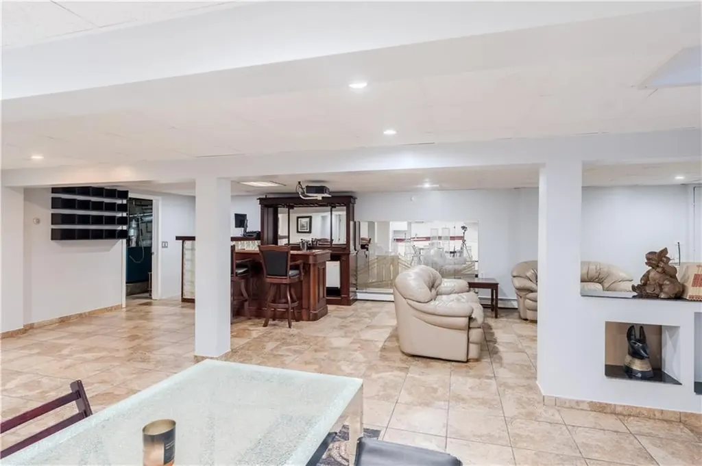 928 Admiral Street Providence RI 02904