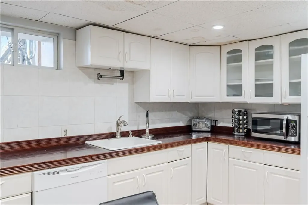 928 Admiral Street Providence RI 02904