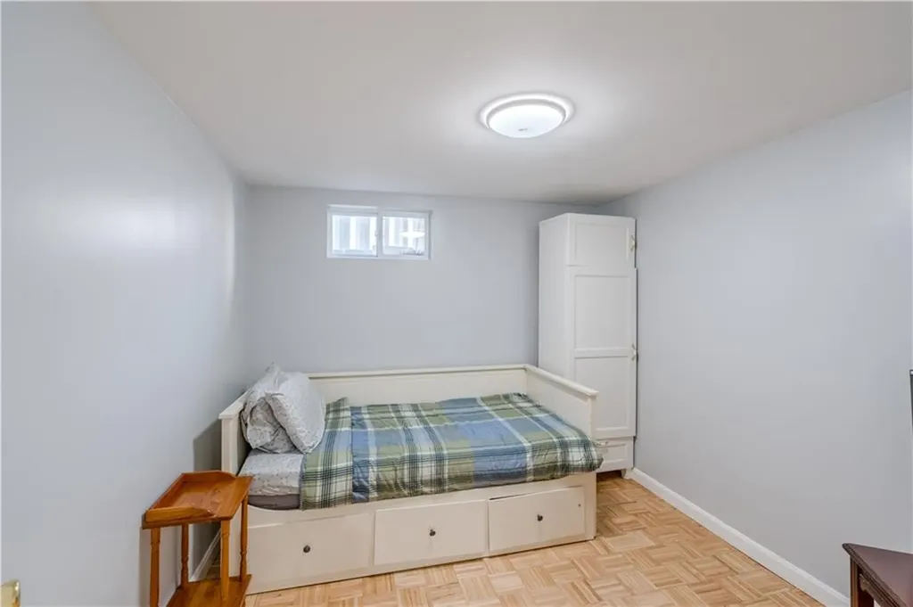 928 Admiral Street Providence RI 02904