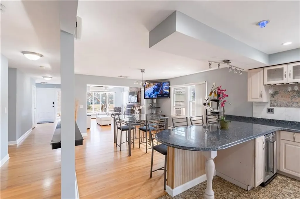 928 Admiral Street Providence RI 02904