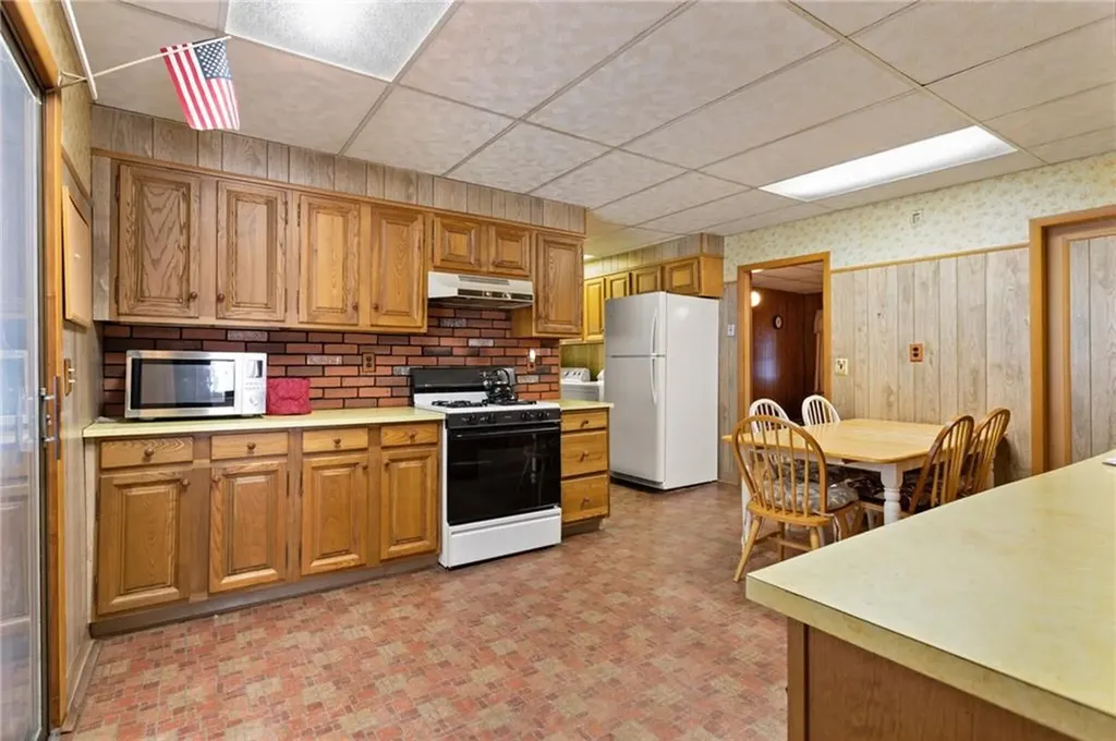 85 Stillwater Road Smithfield RI 02917