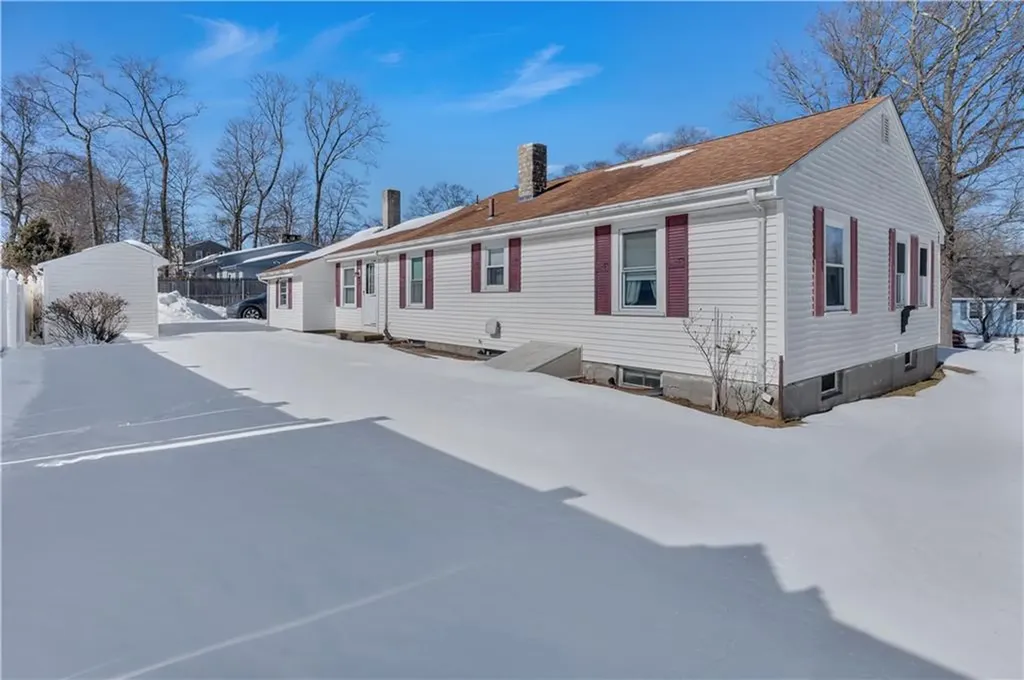 137 Colonial Avenue Cumberland RI 02864