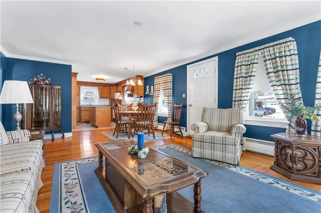 137 Colonial Avenue Cumberland RI 02864