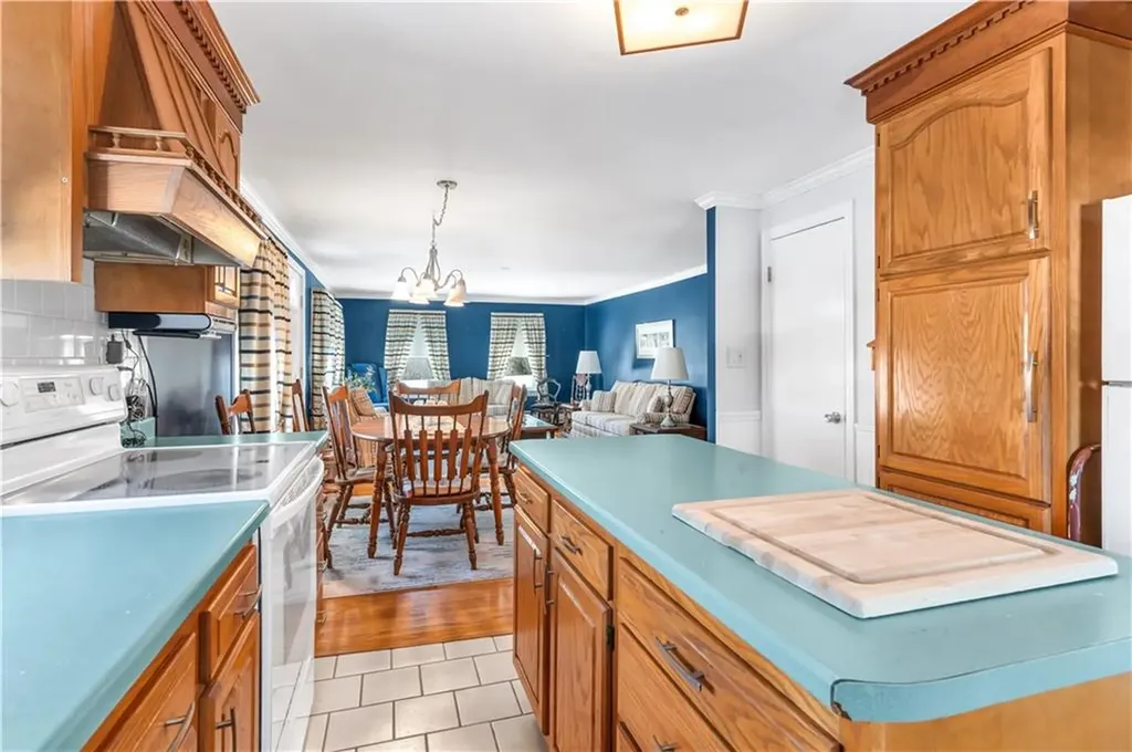 137 Colonial Avenue Cumberland RI 02864