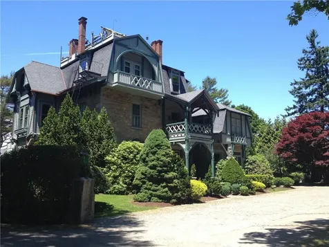 6 Howe Avenue Newport RI 02840