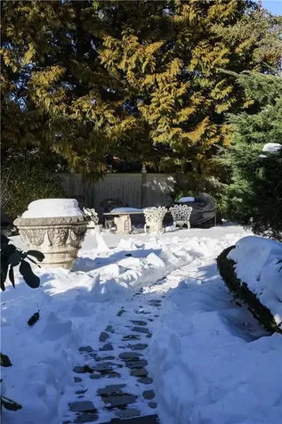 6 Howe Avenue Newport RI 02840
