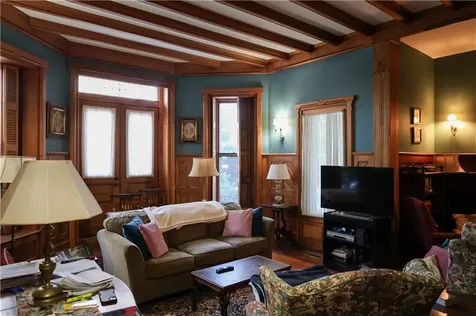 6 Howe Avenue Newport RI 02840
