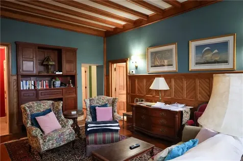 6 Howe Avenue Newport RI 02840