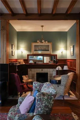 6 Howe Avenue Newport RI 02840