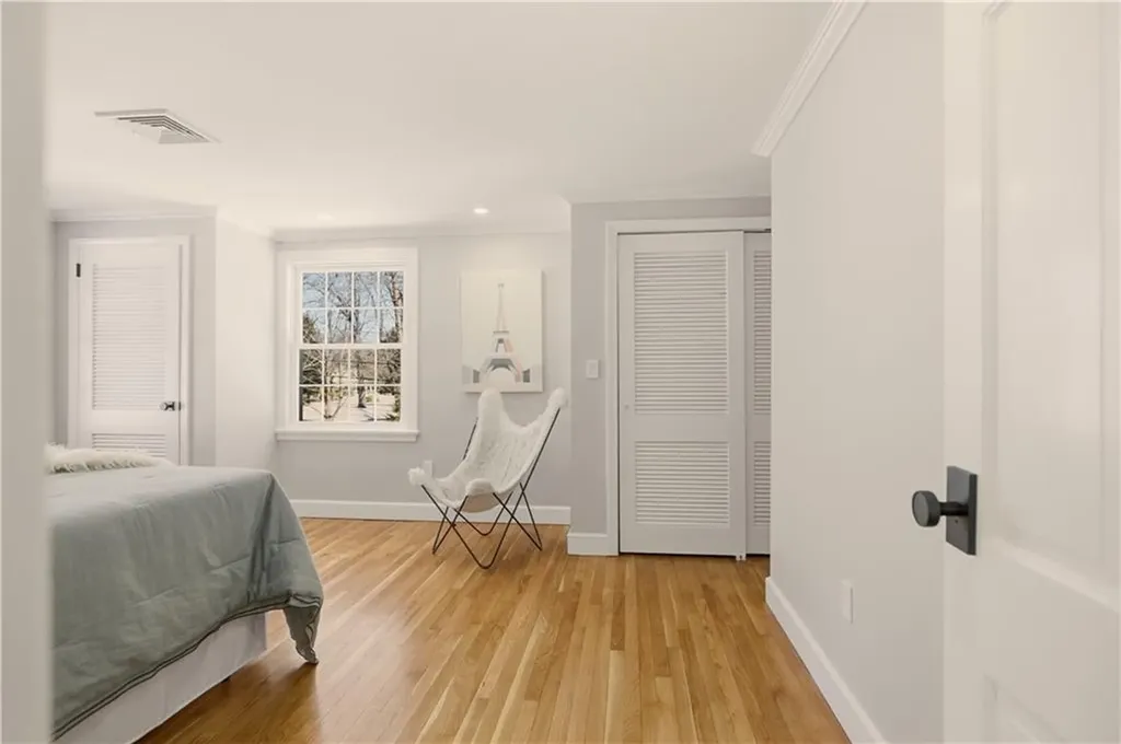 26 Tiffany Circle Barrington RI 02806