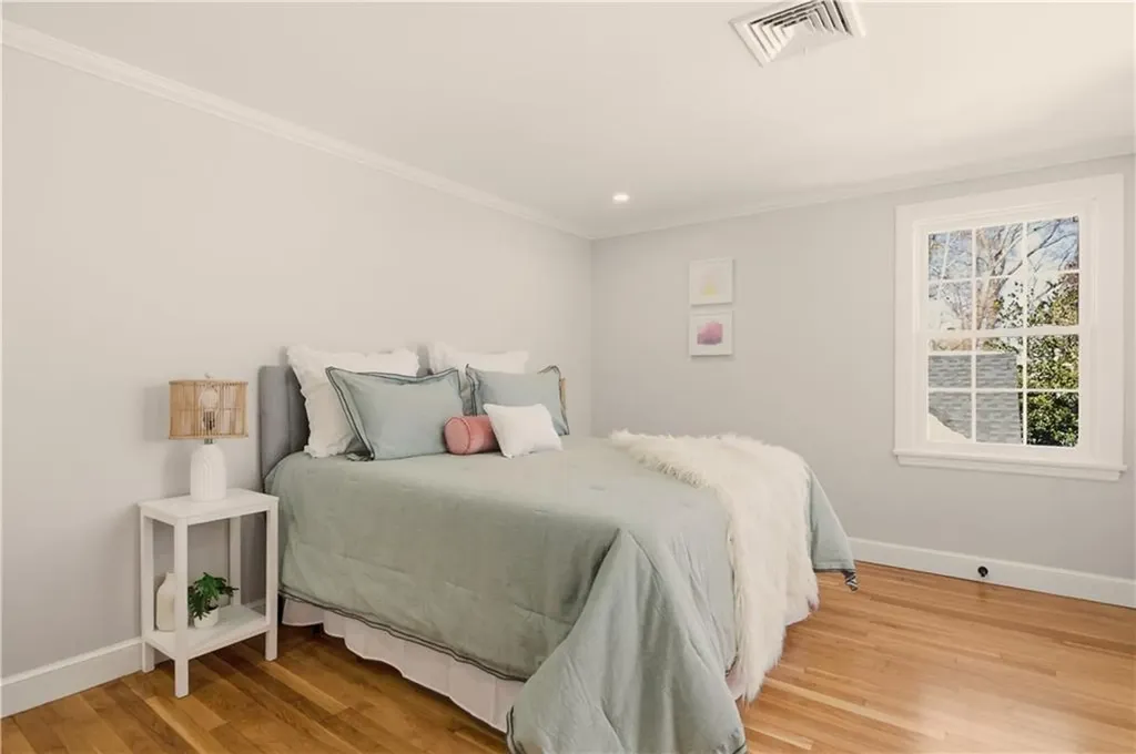 26 Tiffany Circle Barrington RI 02806