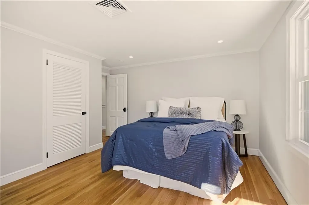 26 Tiffany Circle Barrington RI 02806