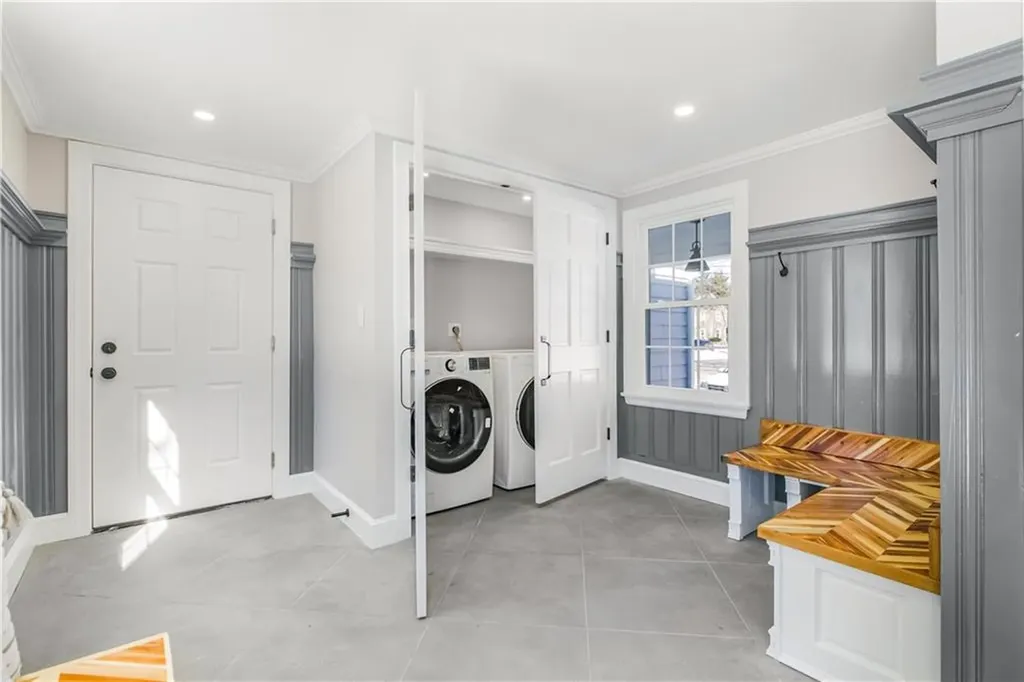 26 Tiffany Circle Barrington RI 02806