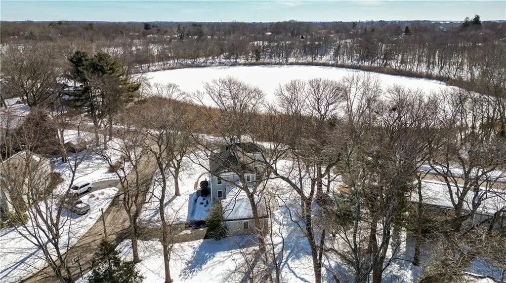 26 Tiffany Circle Barrington RI 02806