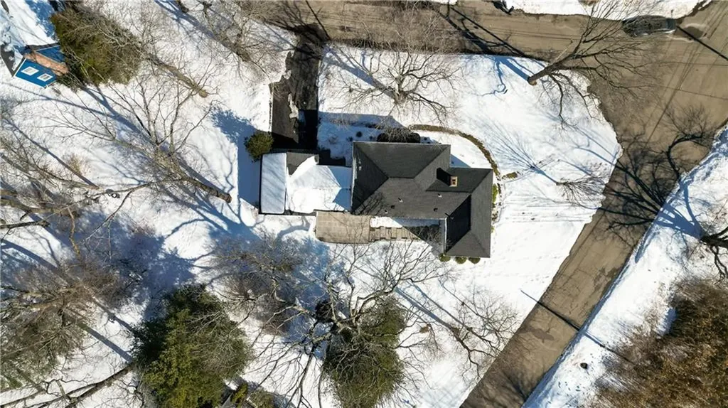 26 Tiffany Circle Barrington RI 02806