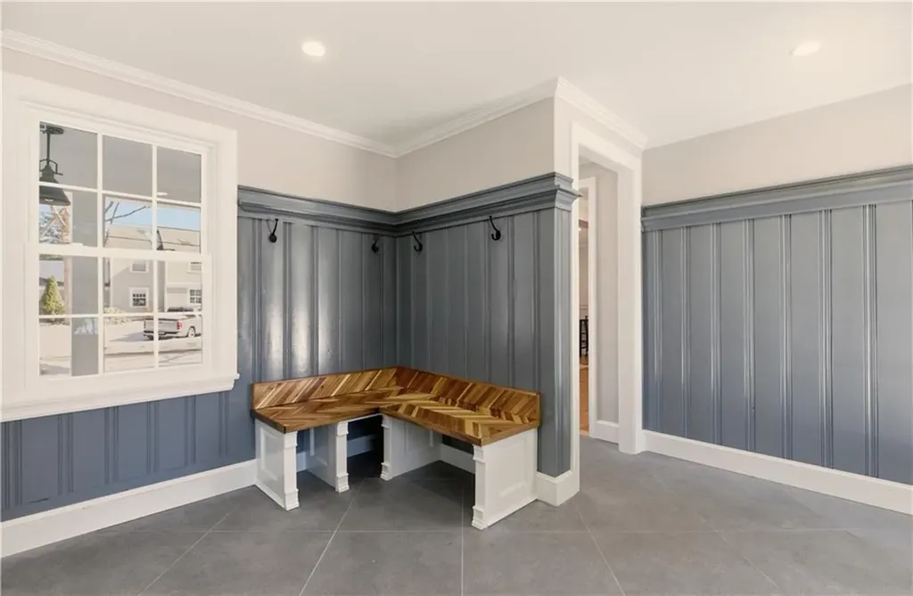 26 Tiffany Circle Barrington RI 02806