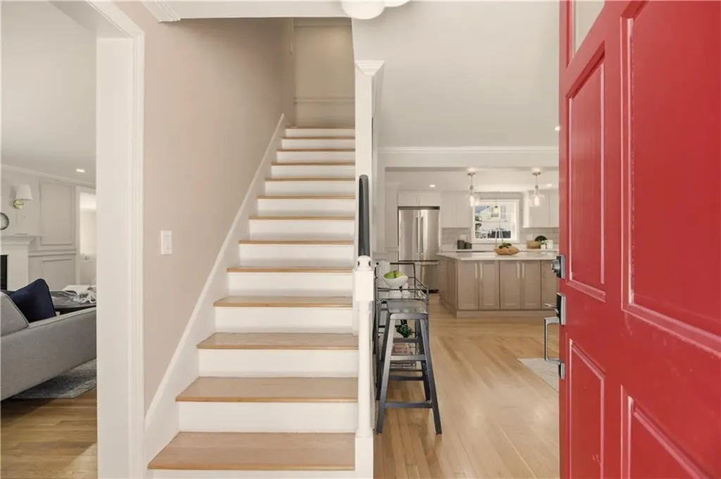 26 Tiffany Circle Barrington RI 02806