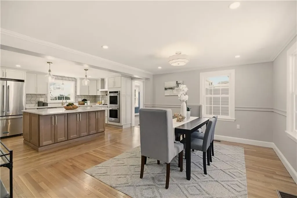 26 Tiffany Circle Barrington RI 02806