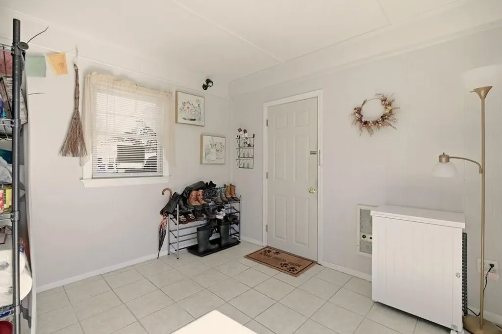 57 Warren Avenue Tiverton RI 02878