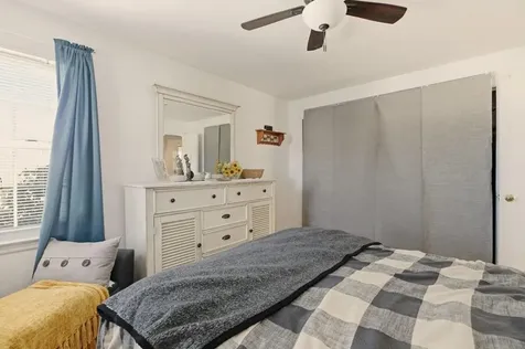 57 Warren Avenue Tiverton RI 02878