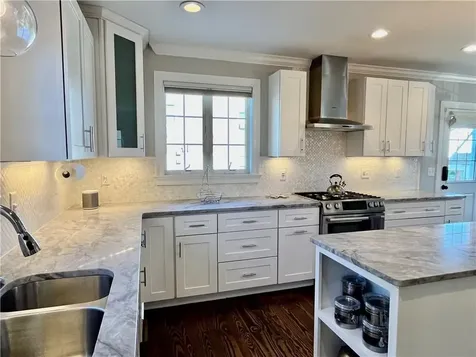 24 1/2 Stockholm Street Newport RI 02840