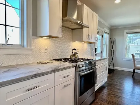 24 1/2 Stockholm Street Newport RI 02840