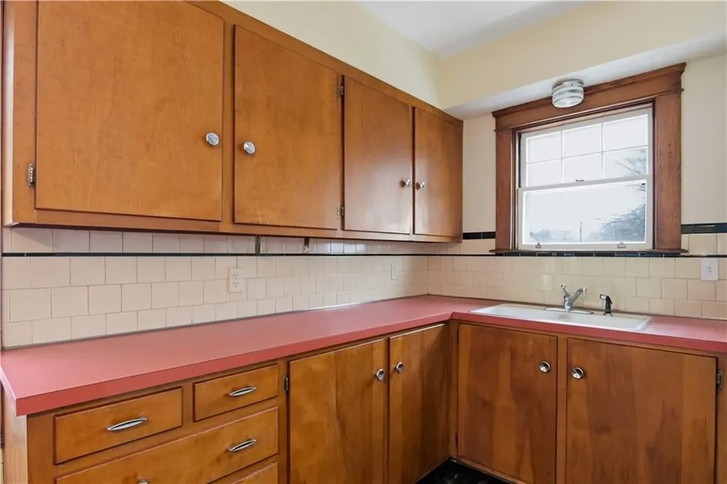 144 Laurens Street Cranston RI 02910