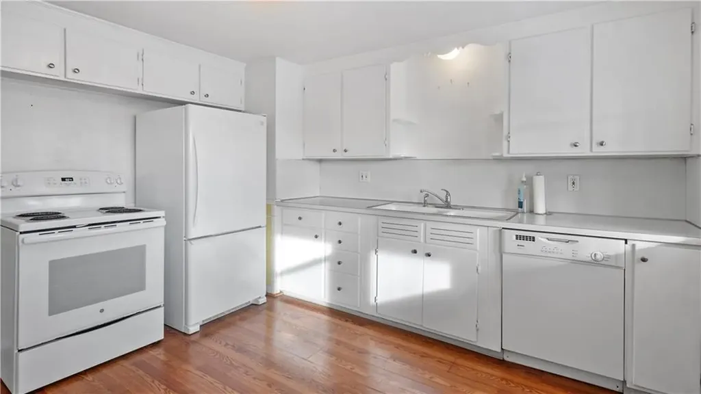 24 Elm Circle Cranston RI 02920