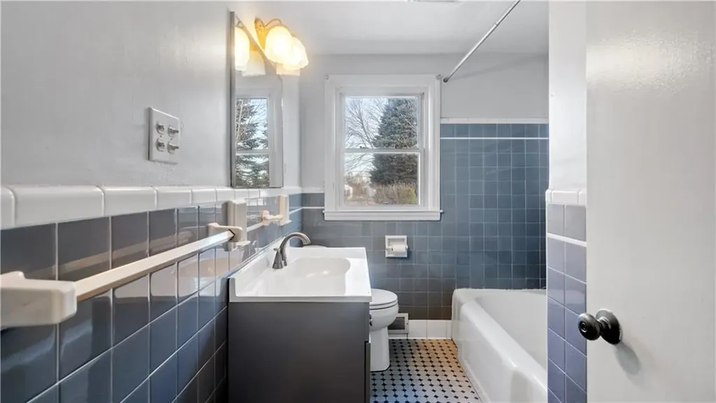 24 Elm Circle Cranston RI 02920