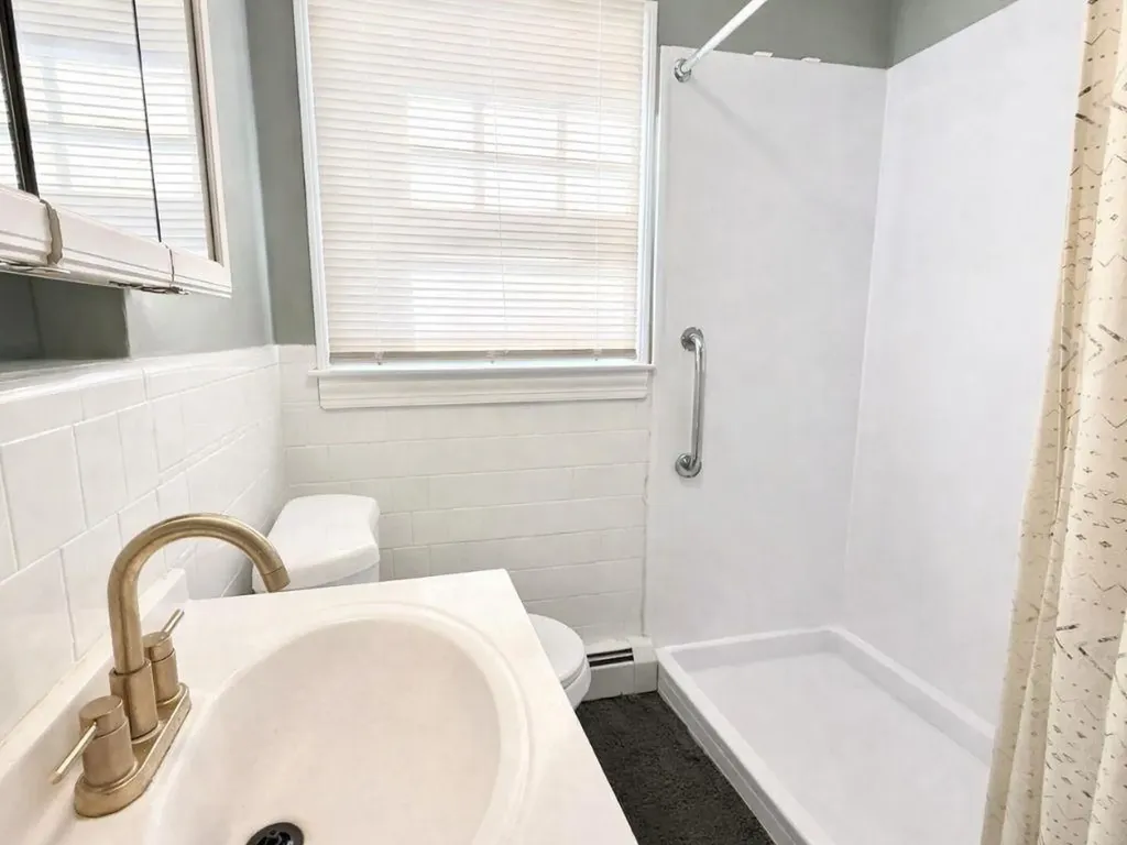 39 Hillview Avenue Providence RI 02908