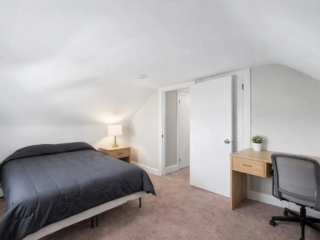 39 Hillview Avenue Providence RI 02908