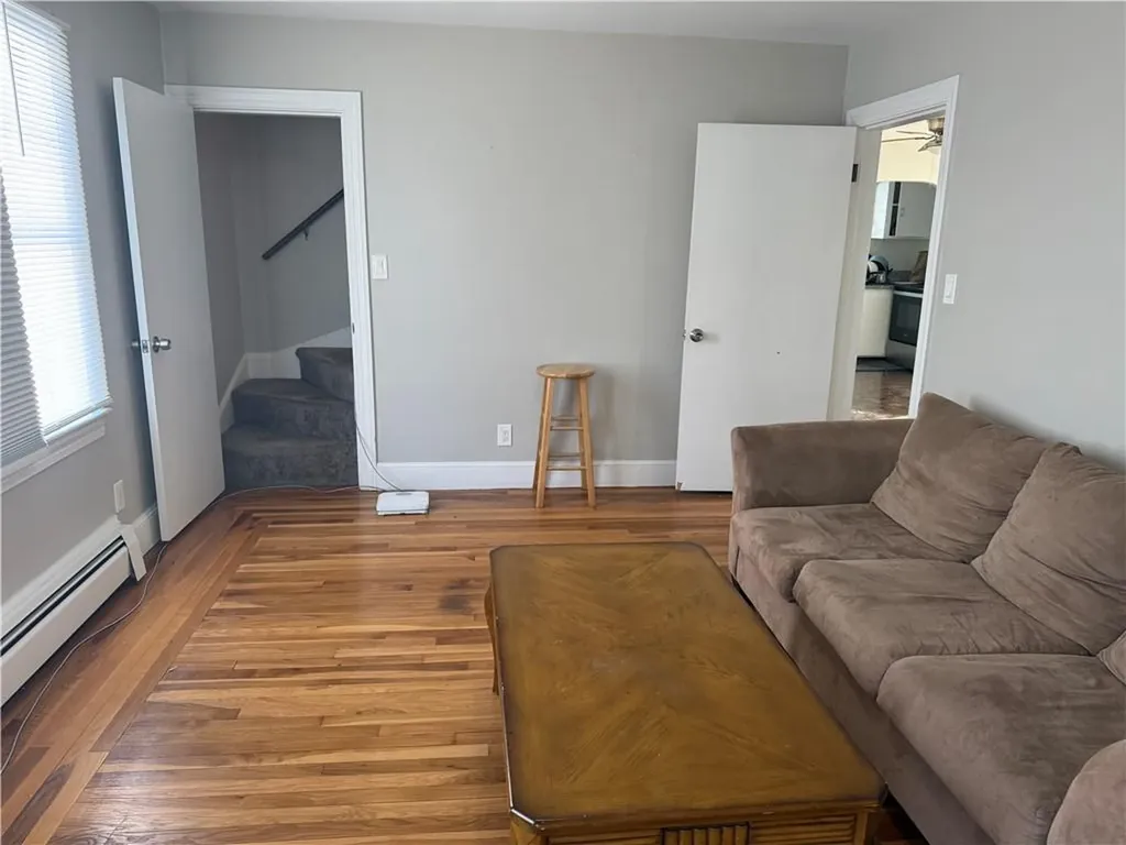 39 Hillview Avenue Providence RI 02908