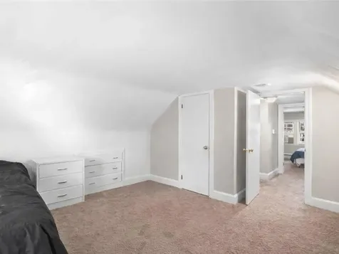 39 Hillview Avenue Providence RI 02908