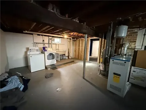 39 Hillview Avenue Providence RI 02908