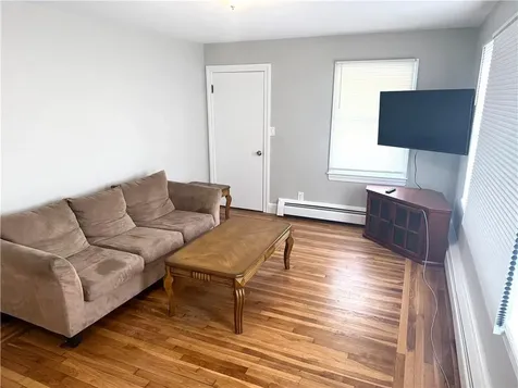 39 Hillview Avenue Providence RI 02908