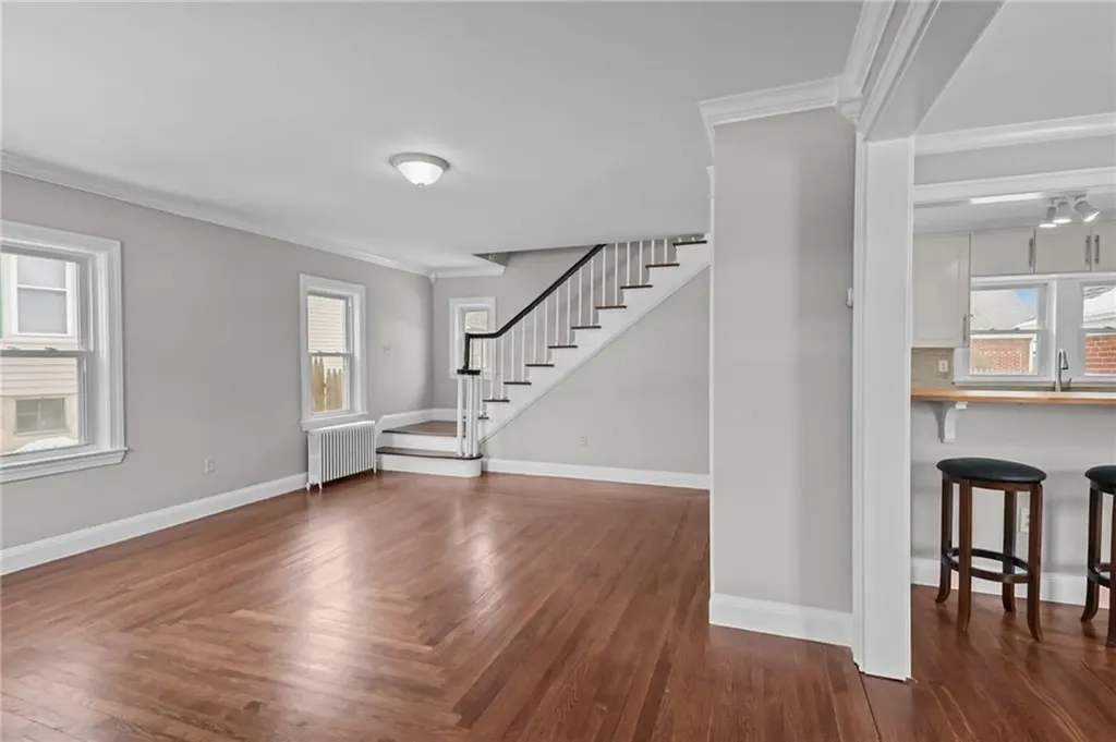 23 Livingston Place Middletown RI 02842