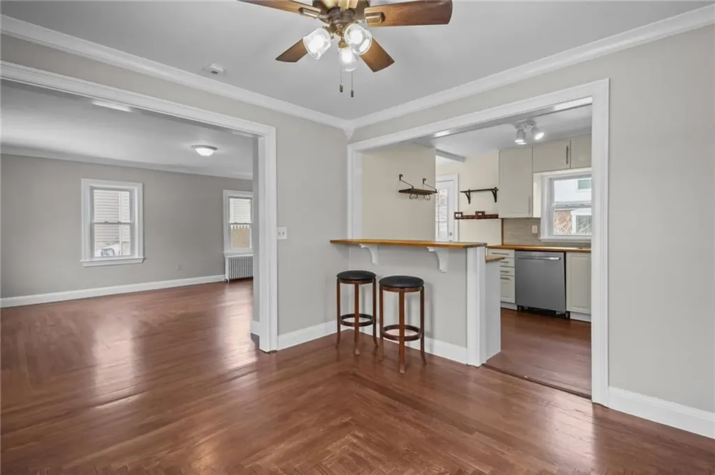 23 Livingston Place Middletown RI 02842