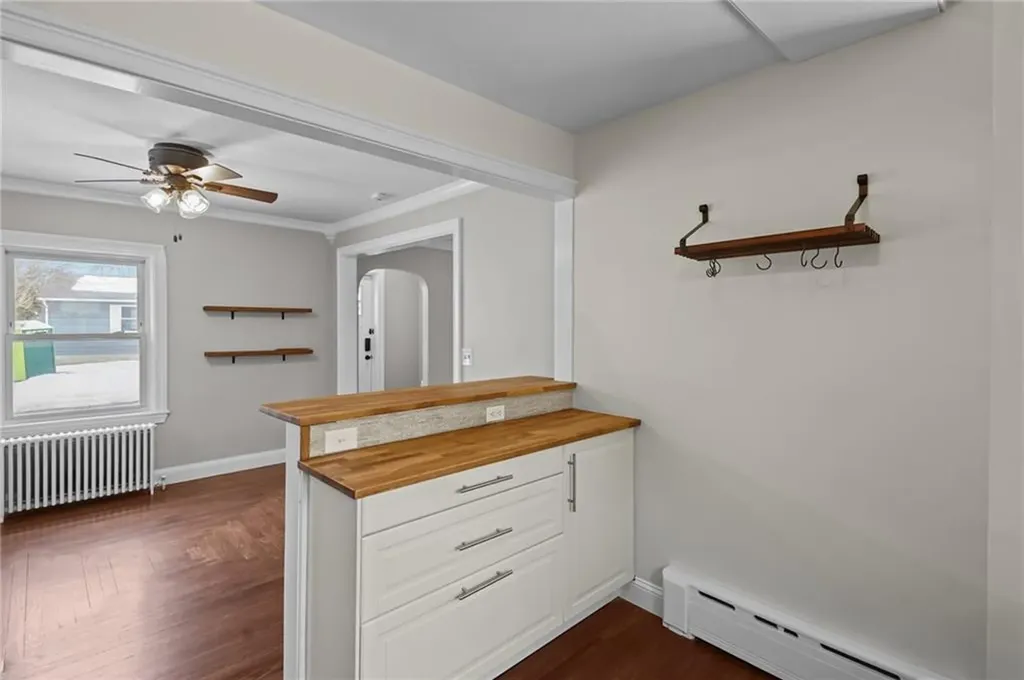 23 Livingston Place Middletown RI 02842